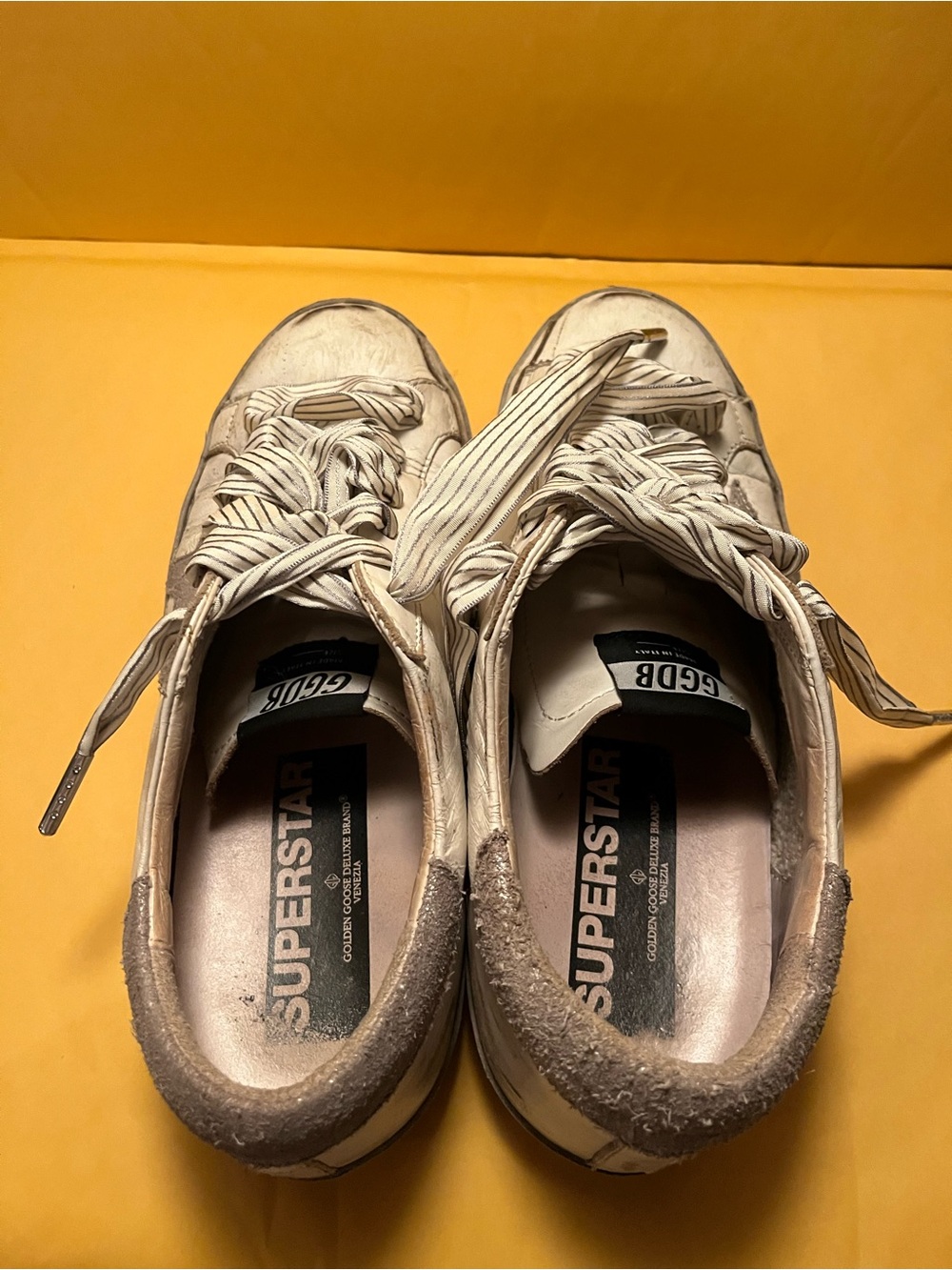 Golden Goose Authentic Superstars sz 9 - Picture 9 of 11
